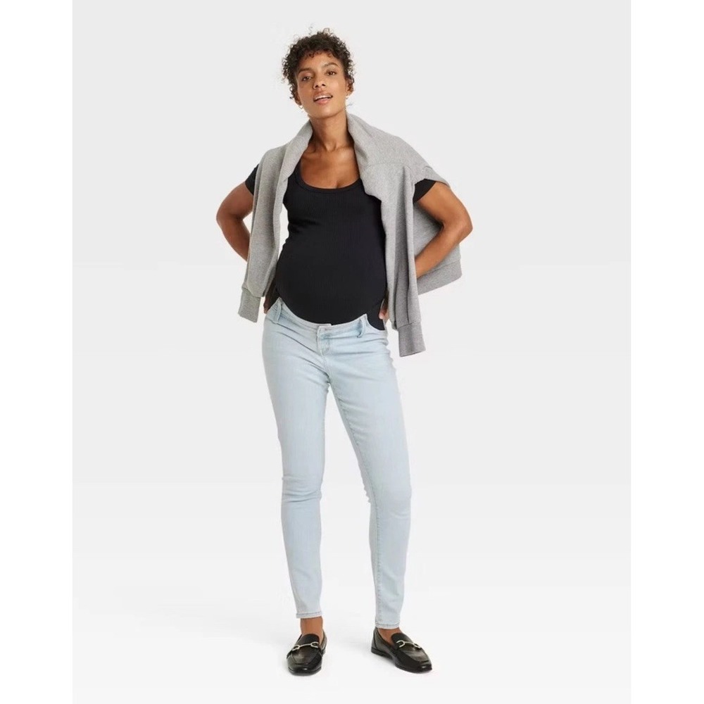 Isabel Maternity Skinny Jeans w Expandable Side Panel Under Belly Light Wash 4